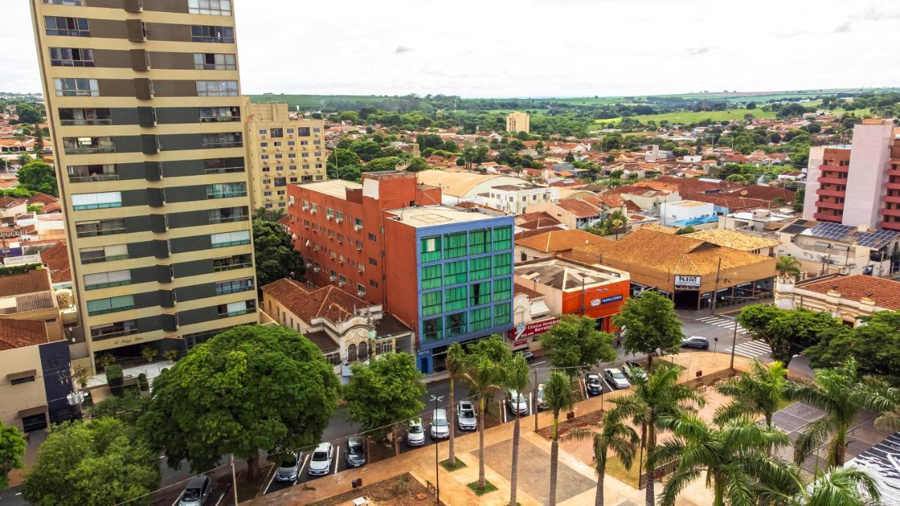 Hotel Dan Inn Barretos By Nacional Inn エクステリア 写真